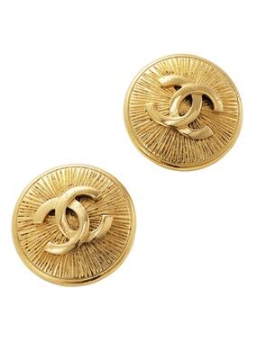 CHANEL Authentic Gold CC Round Logo Earrings. Excellent condition!